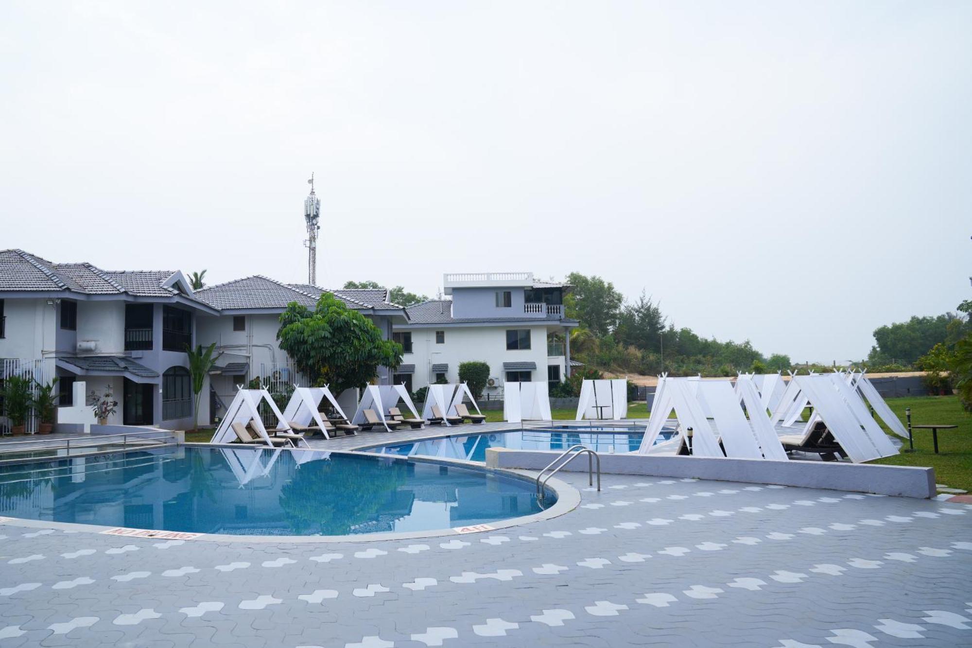 Regenta Baywatch Resort, Goa Resort 4*